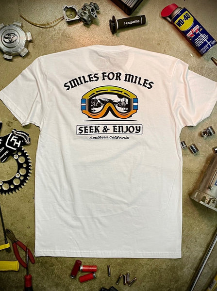 SMILES 4 MILES TEE | WHITE